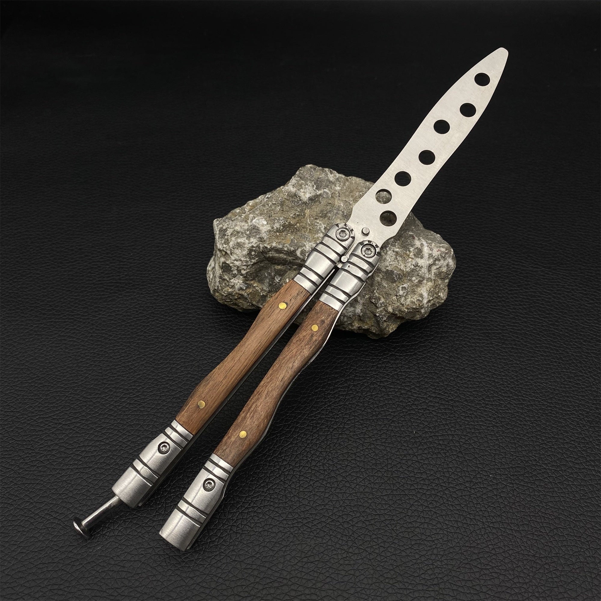 バタフライトレーナー　H.R balisong キラーセブン Amazon.co.jp: バタフライナイフ 折りたたみ式バタフライナイフ