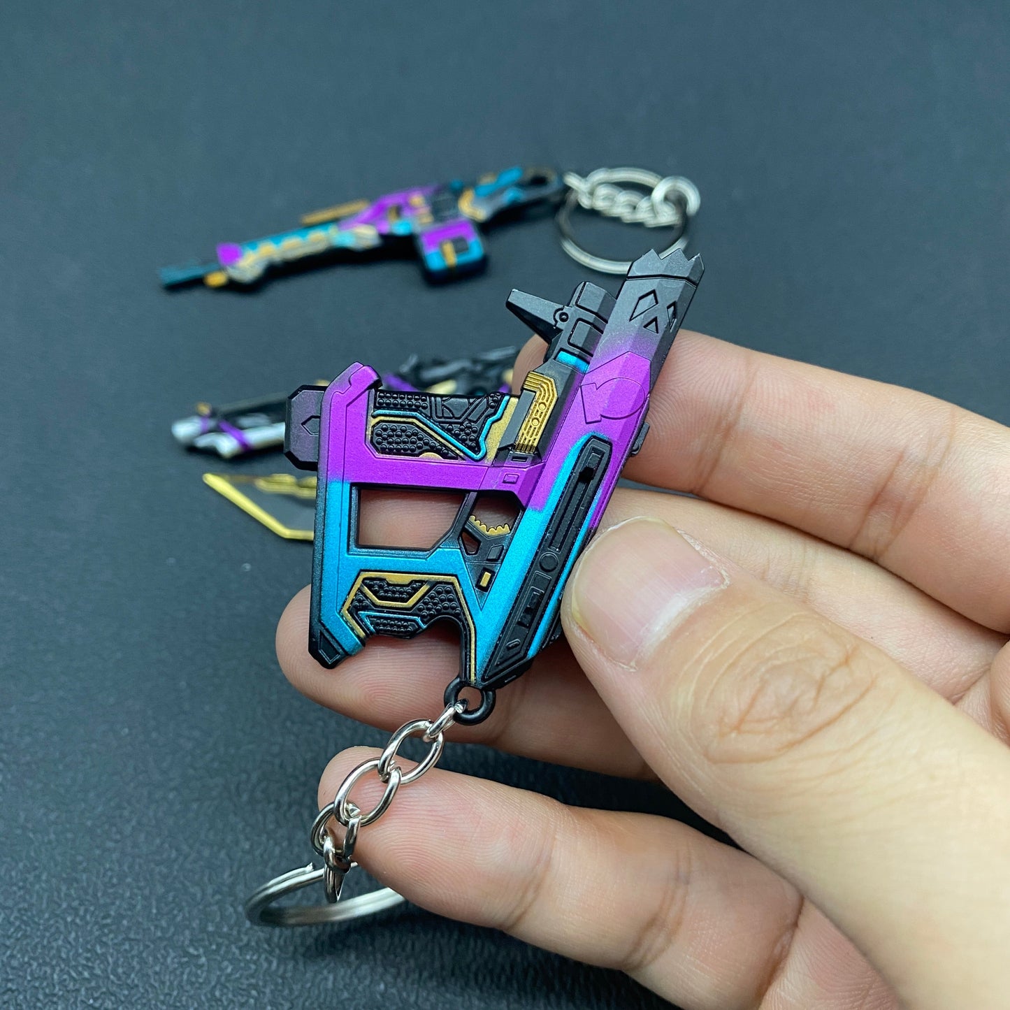 Metal Game Weapon Gun Dagger Keychain With Gift Box