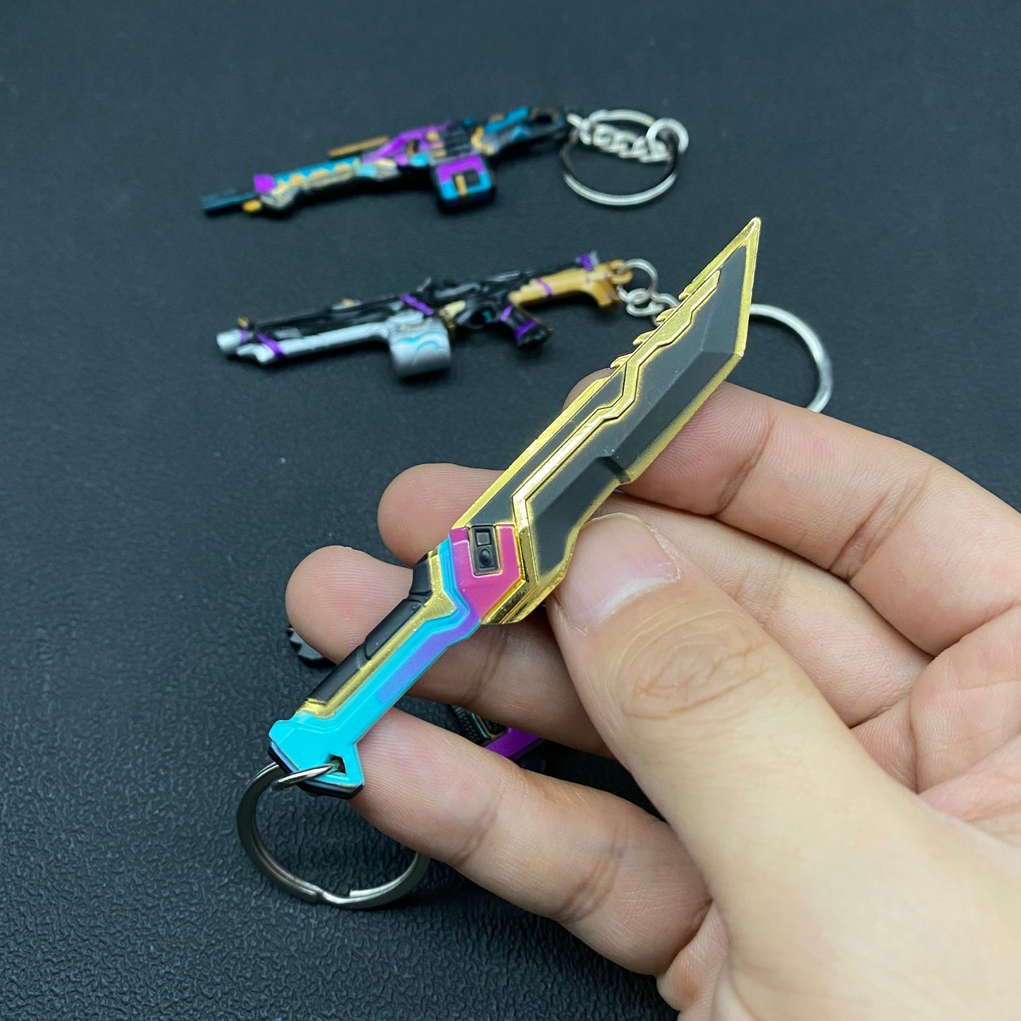 Metal Game Weapon Gun Dagger Keychain With Gift Box