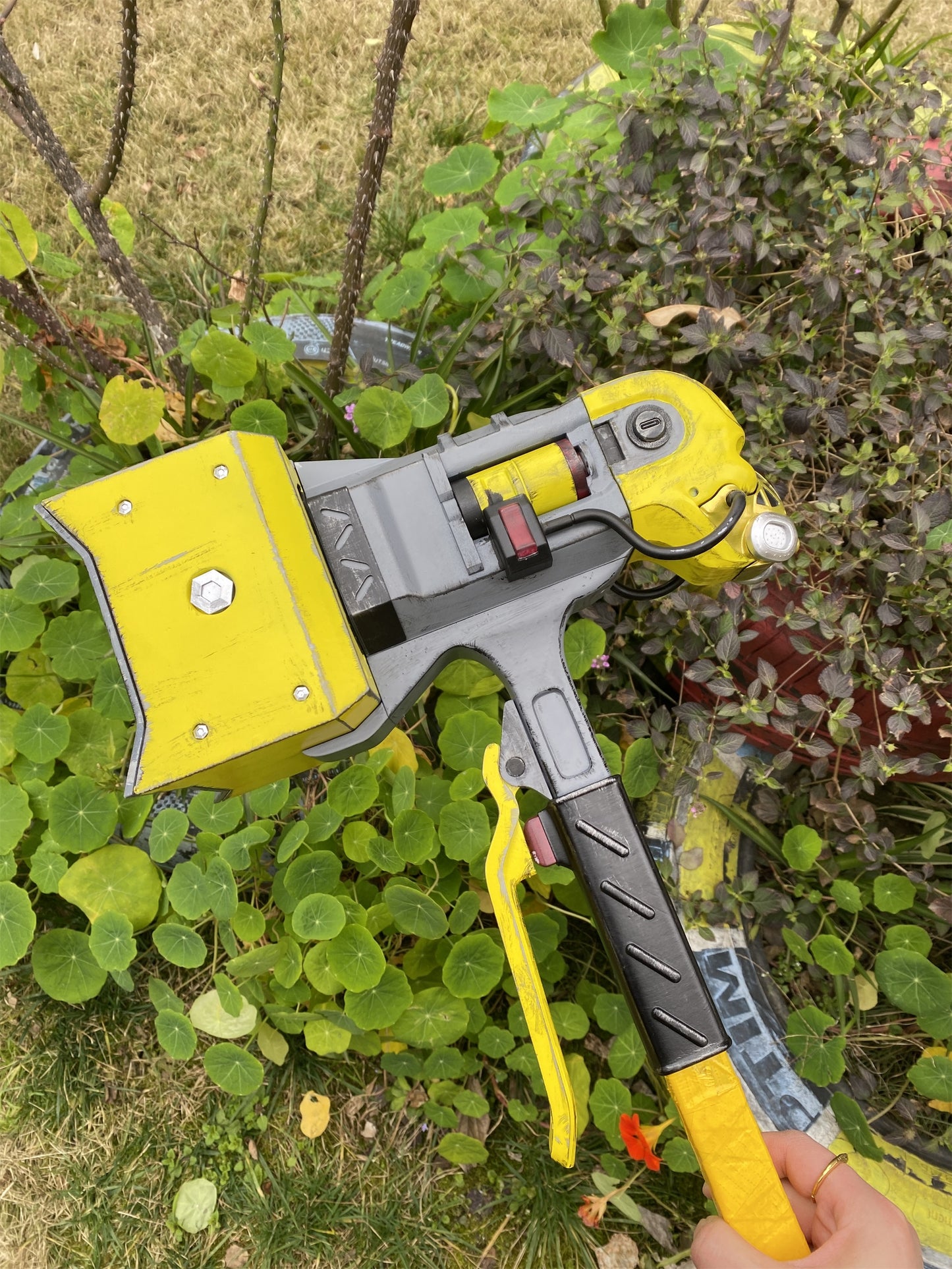 3D Printed Caustic Heirloom Death Hammer Replica Cosplay Prop