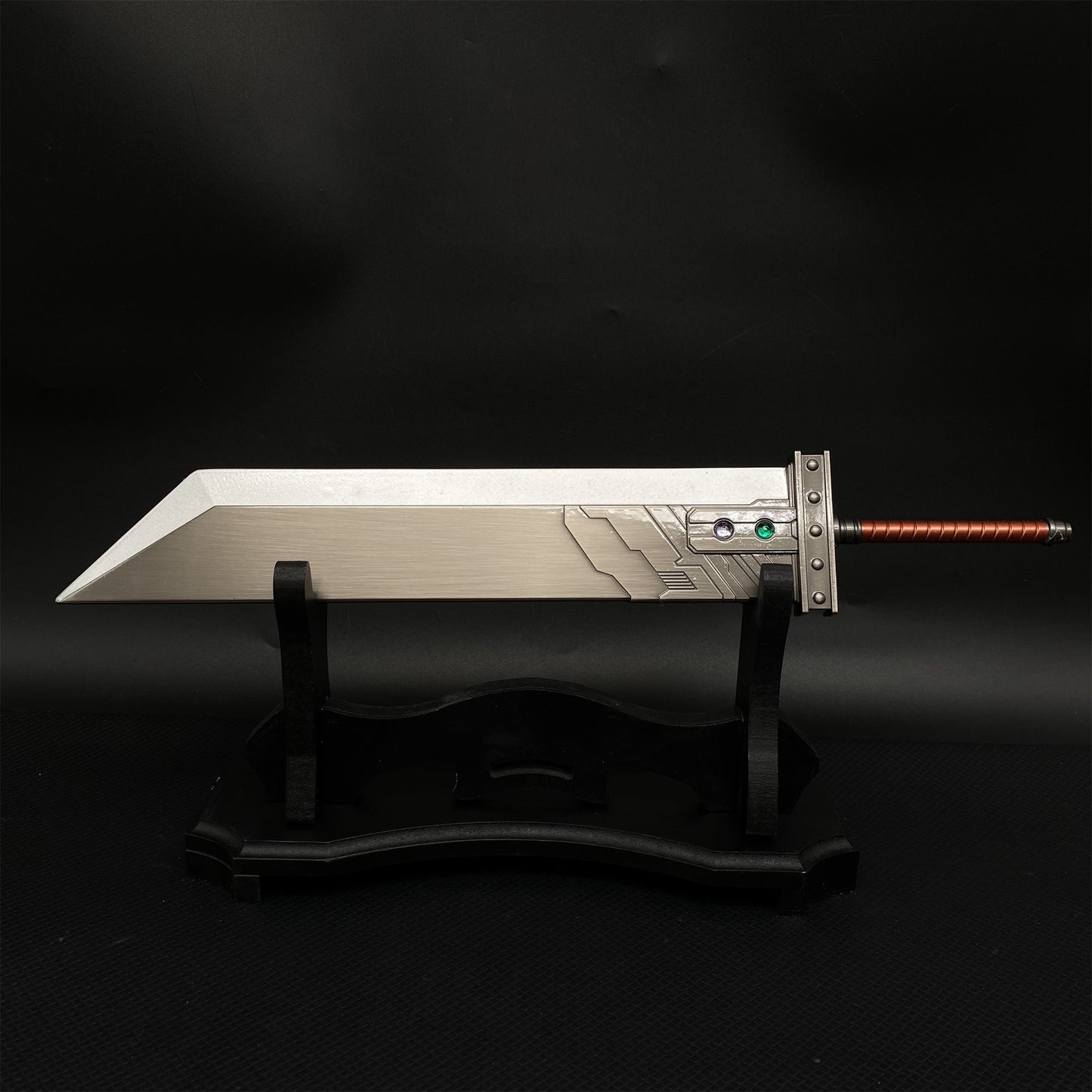 Cloud's Buster Sword FF Gamer Desk Decoration