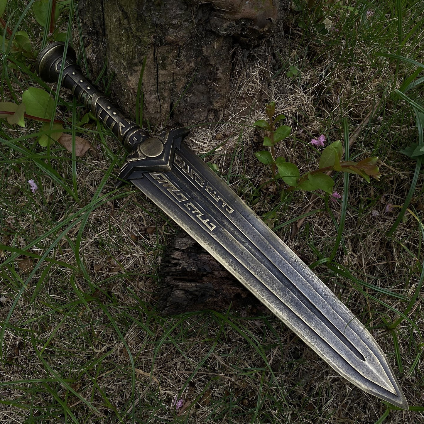 IRL Skyrim Dwarven Dagger Brass Replica