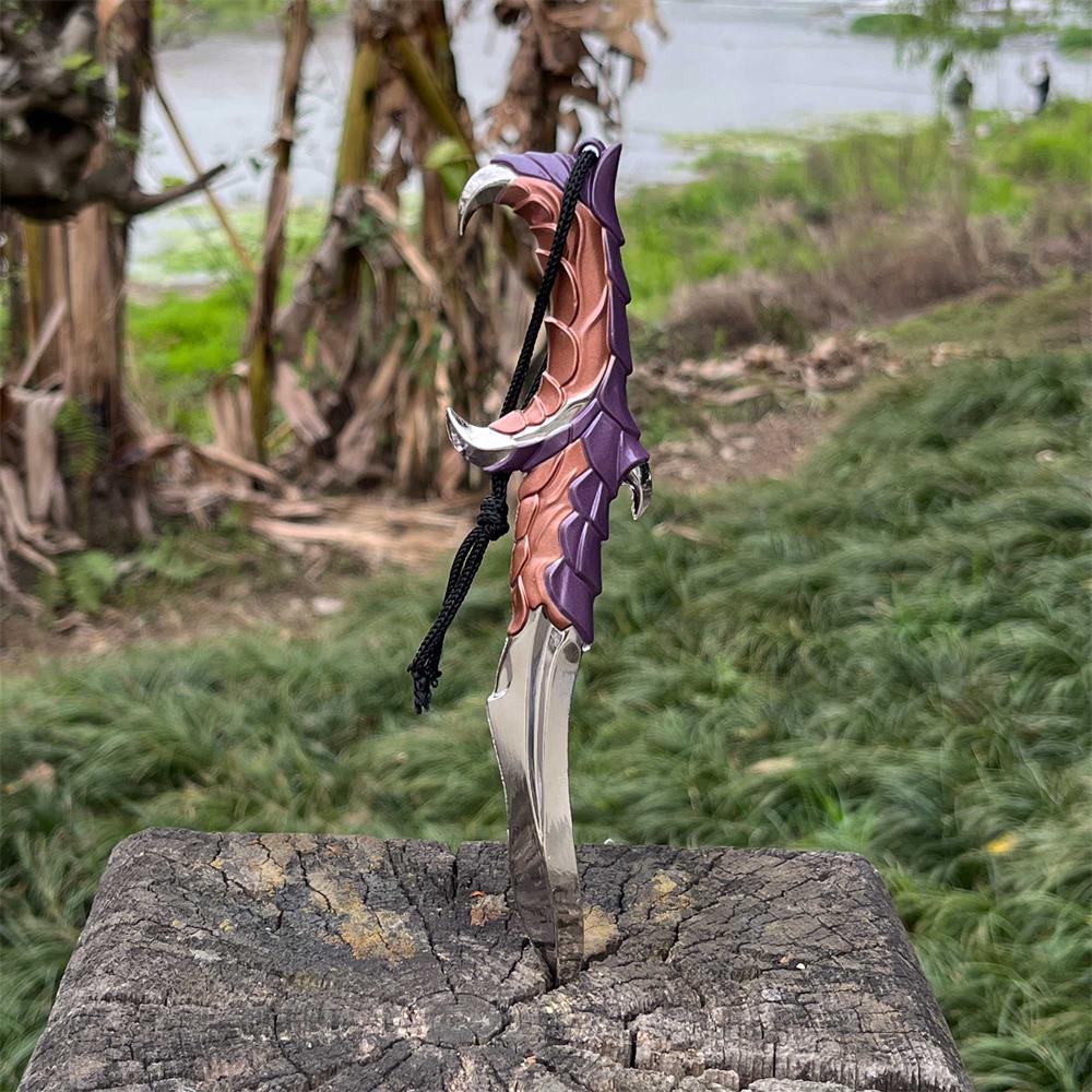 Mini-Scale Val Props Collective Metal Knife Fan Art