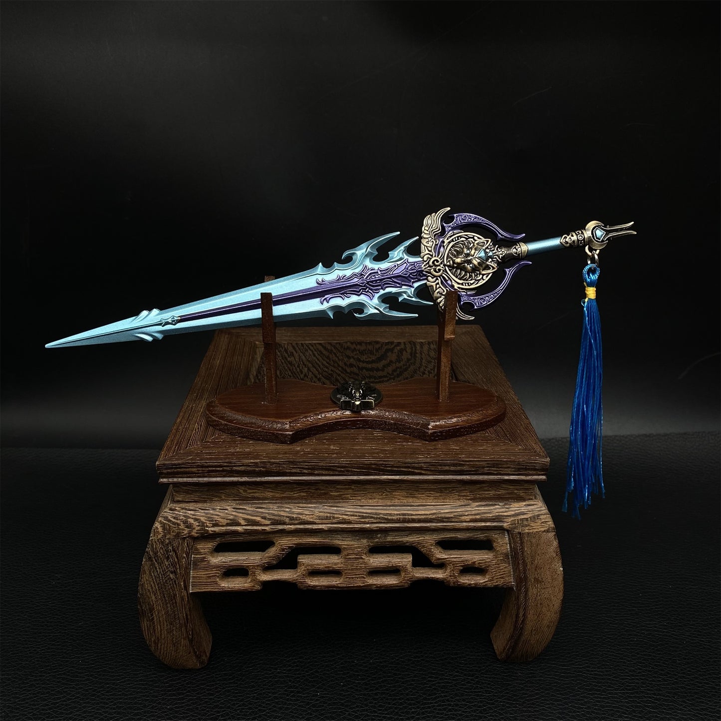 Frostwolf Fangs Metal Replica
