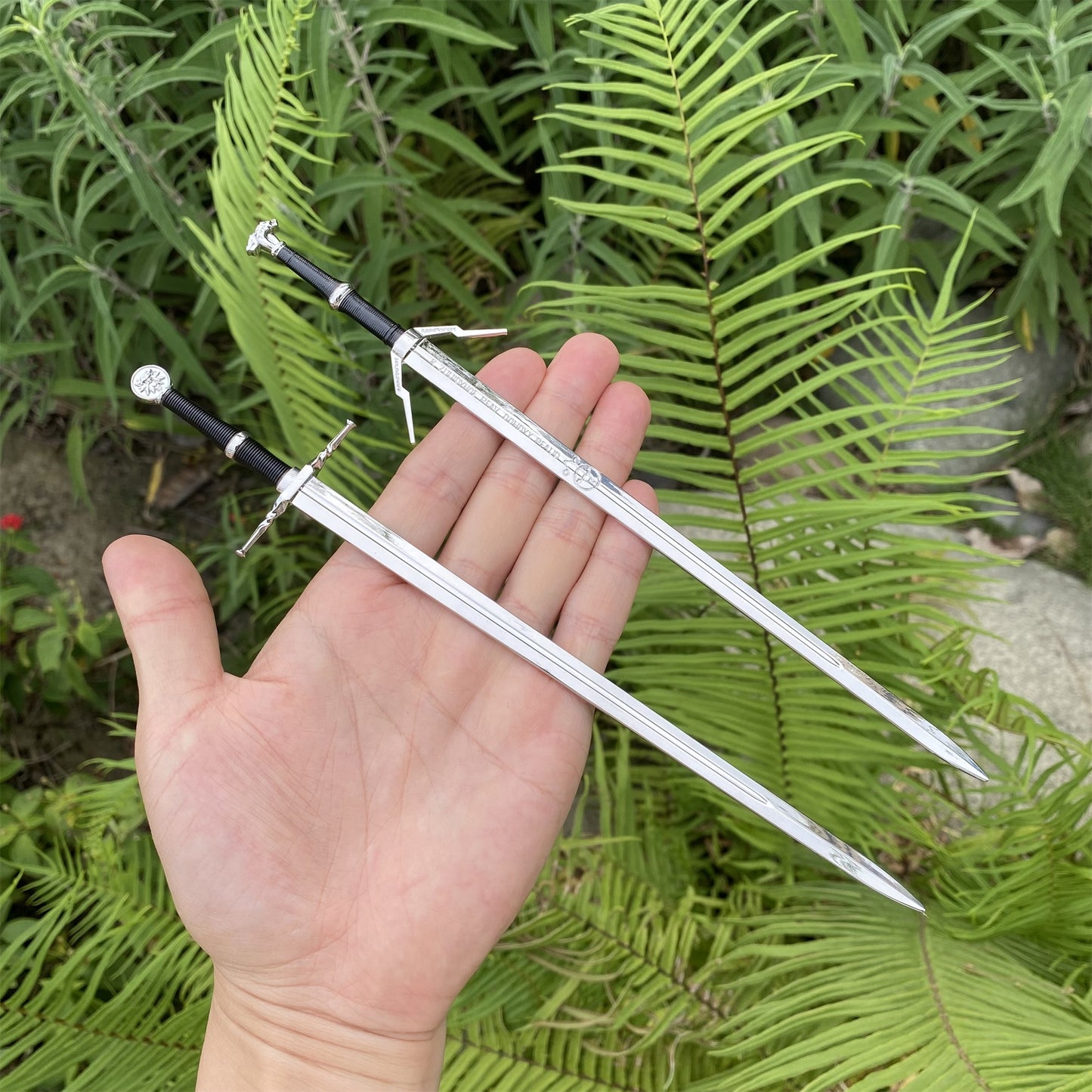 Geralt Wolf School Shield & Swords