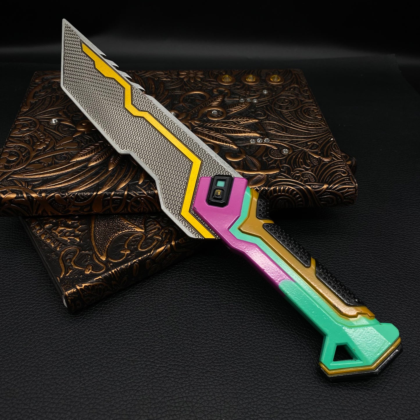 1:1 Glitchpop Knife Life Size Metal Replica--Blunt Blade