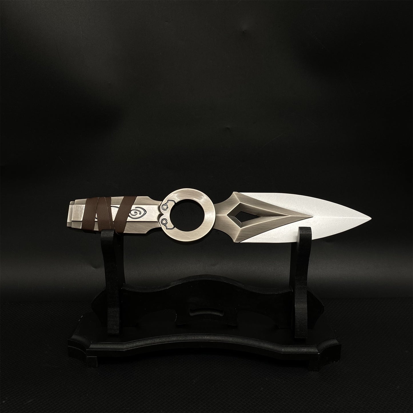 Jett Kunai Metal Jett Throwing Knife Life Size Blunt Blade Replica