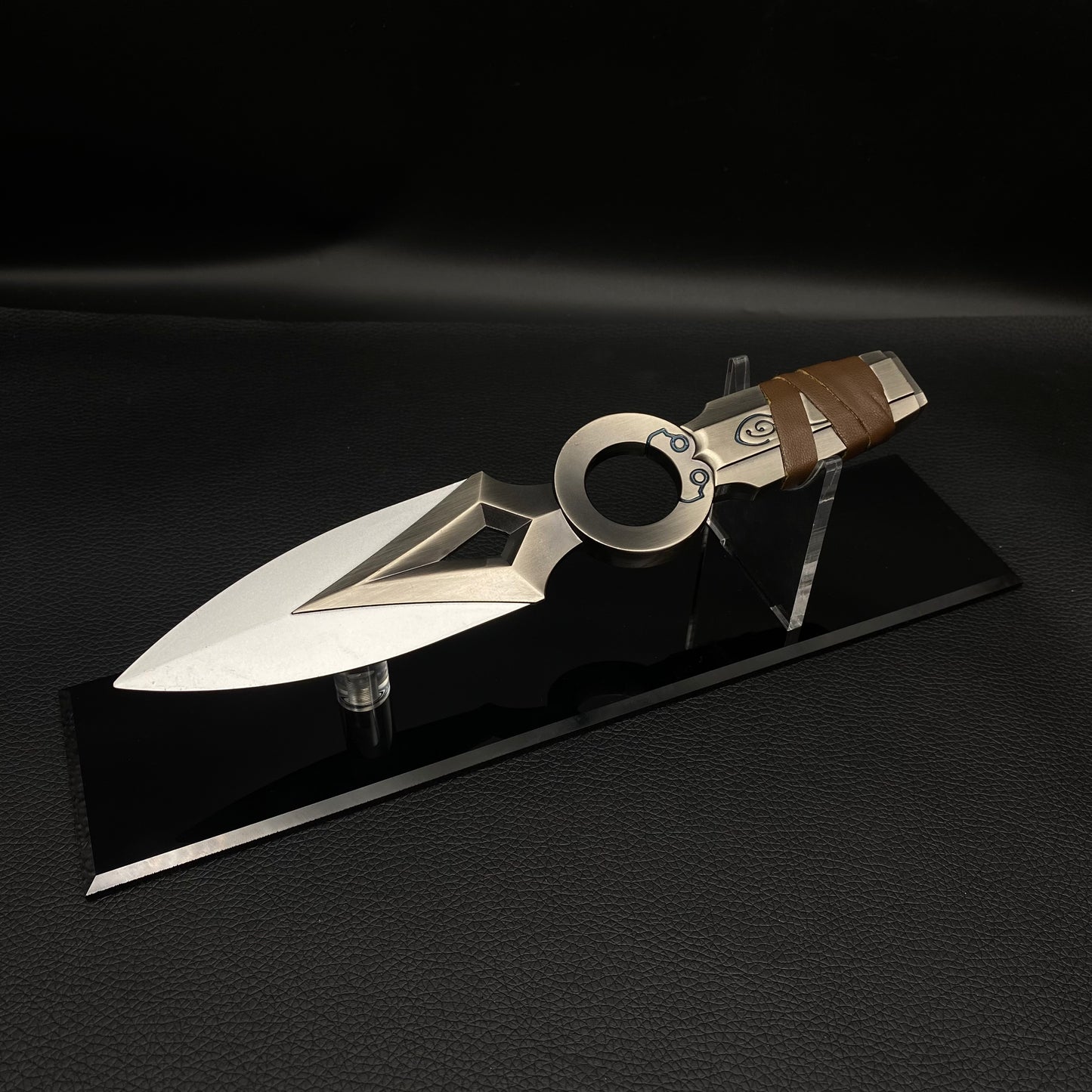 Jett Kunai Metal Jett Throwing Knife Life Size Blunt Blade Replica
