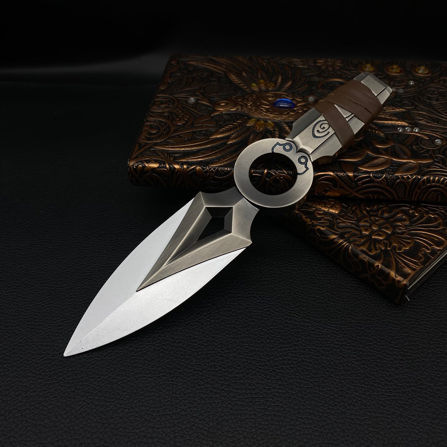 Jett Kunai Metal Jett Throwing Knife Life Size Blunt Blade Replica