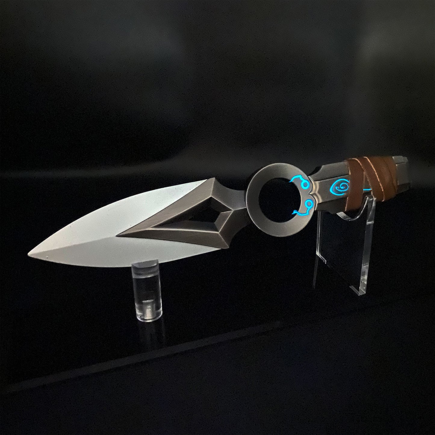 Jett Kunai Metal Jett Throwing Knife Life Size Blunt Blade Replica