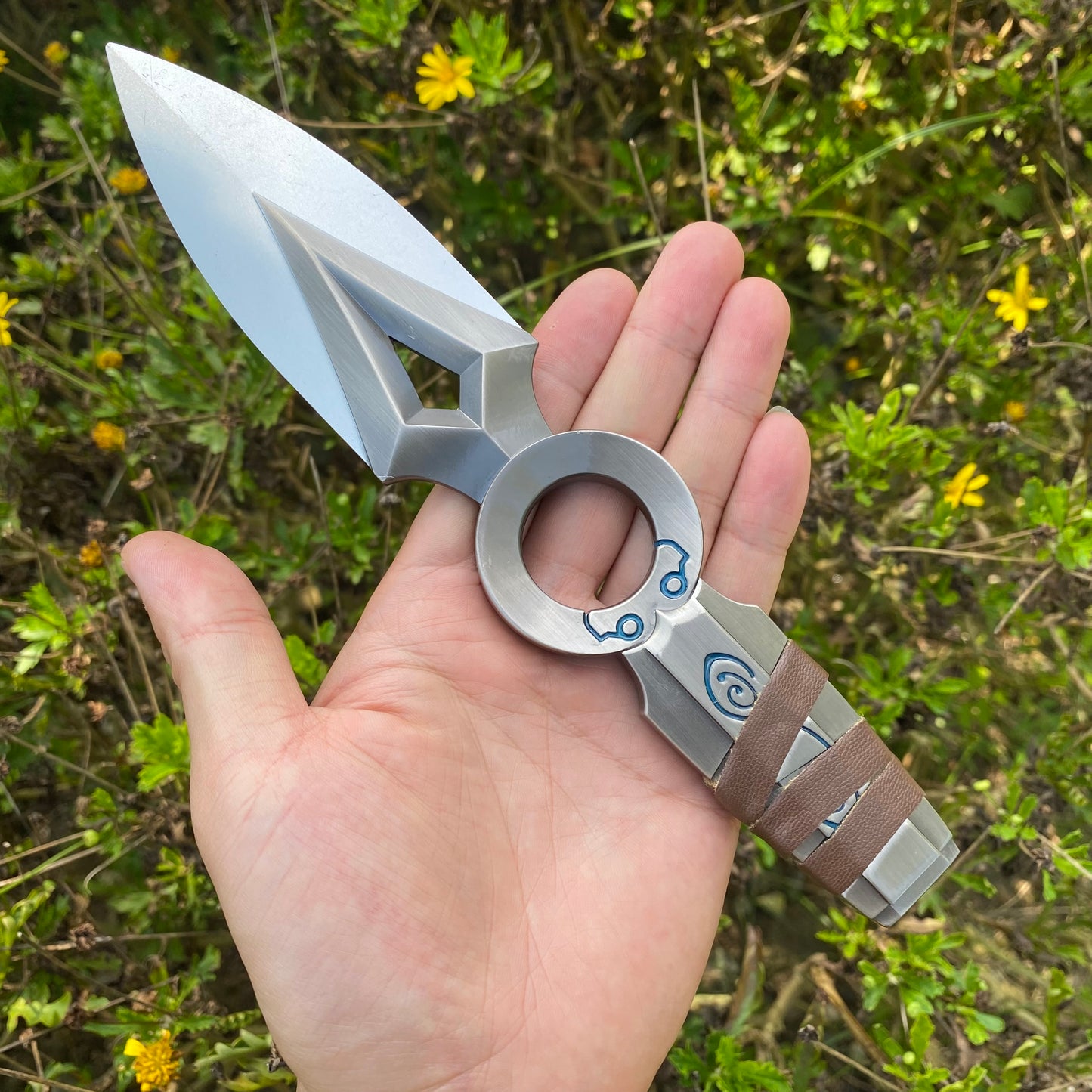 Jett Kunai Metal Jett Throwing Knife Life Size Blunt Blade Replica