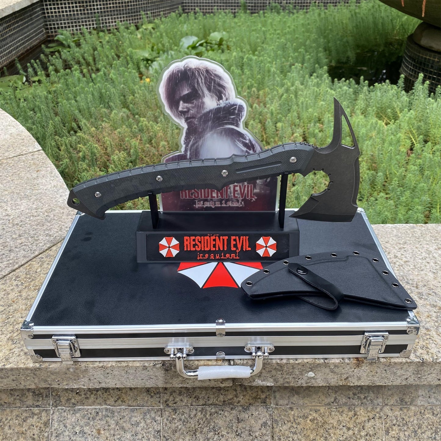 Handmade 8Cr Steel Re9 Leon Tactical Axe 40CM / 15.7" Full Scale Leon Hatchet For Collection