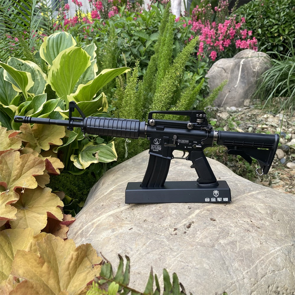 M4A1 1:2.05 Gun Replica Highly-Detailed M4A1 Miniature Alloy Model Gun 40CM/15.7''