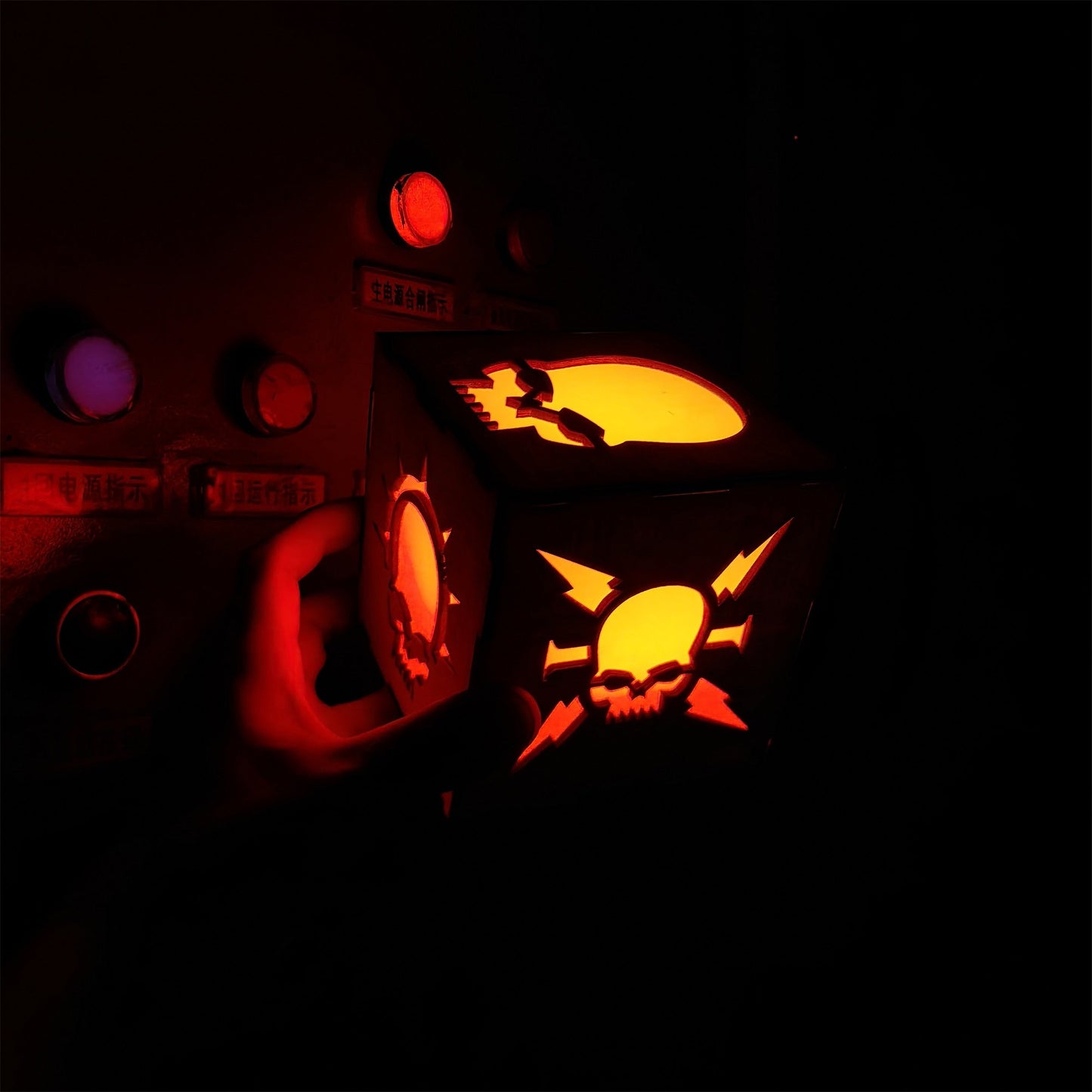 MH Skull Pattern Wood Cube Light Desk Decor