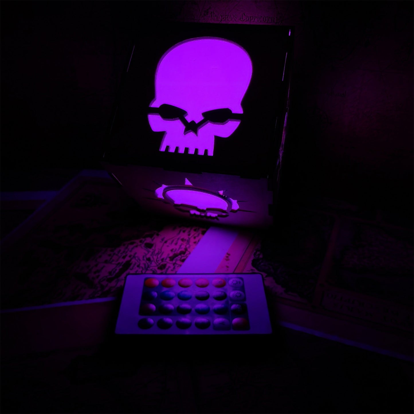 MH Skull Pattern Wood Cube Light Desk Decor