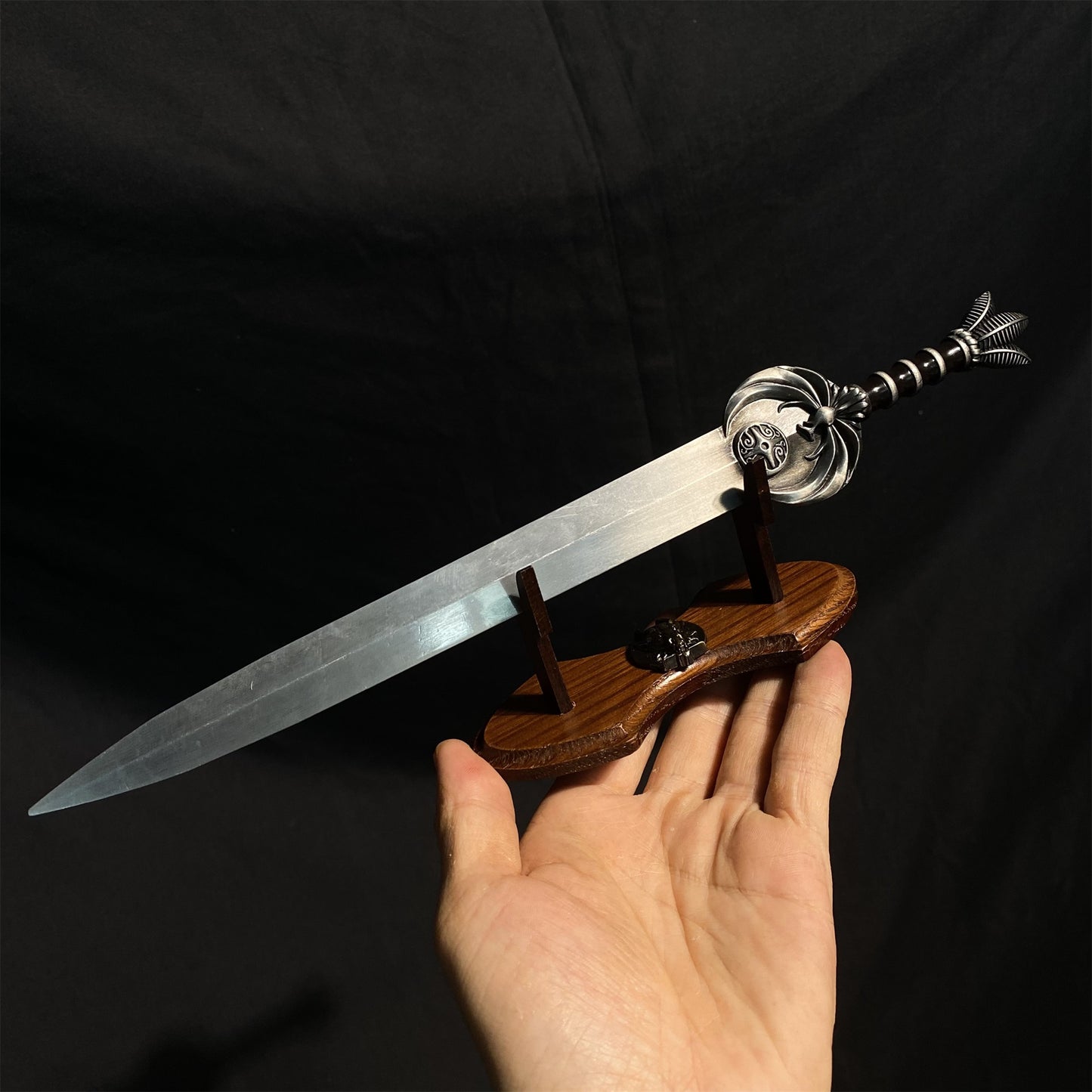 Nightingale Blade Metal Replica 1/3 Scale