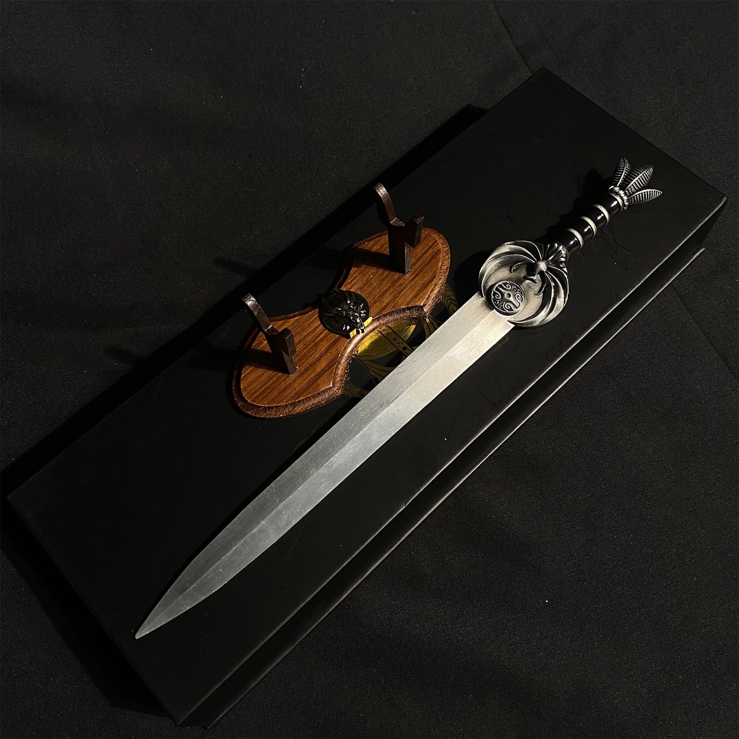 Nightingale Blade Metal Replica 1/3 Scale