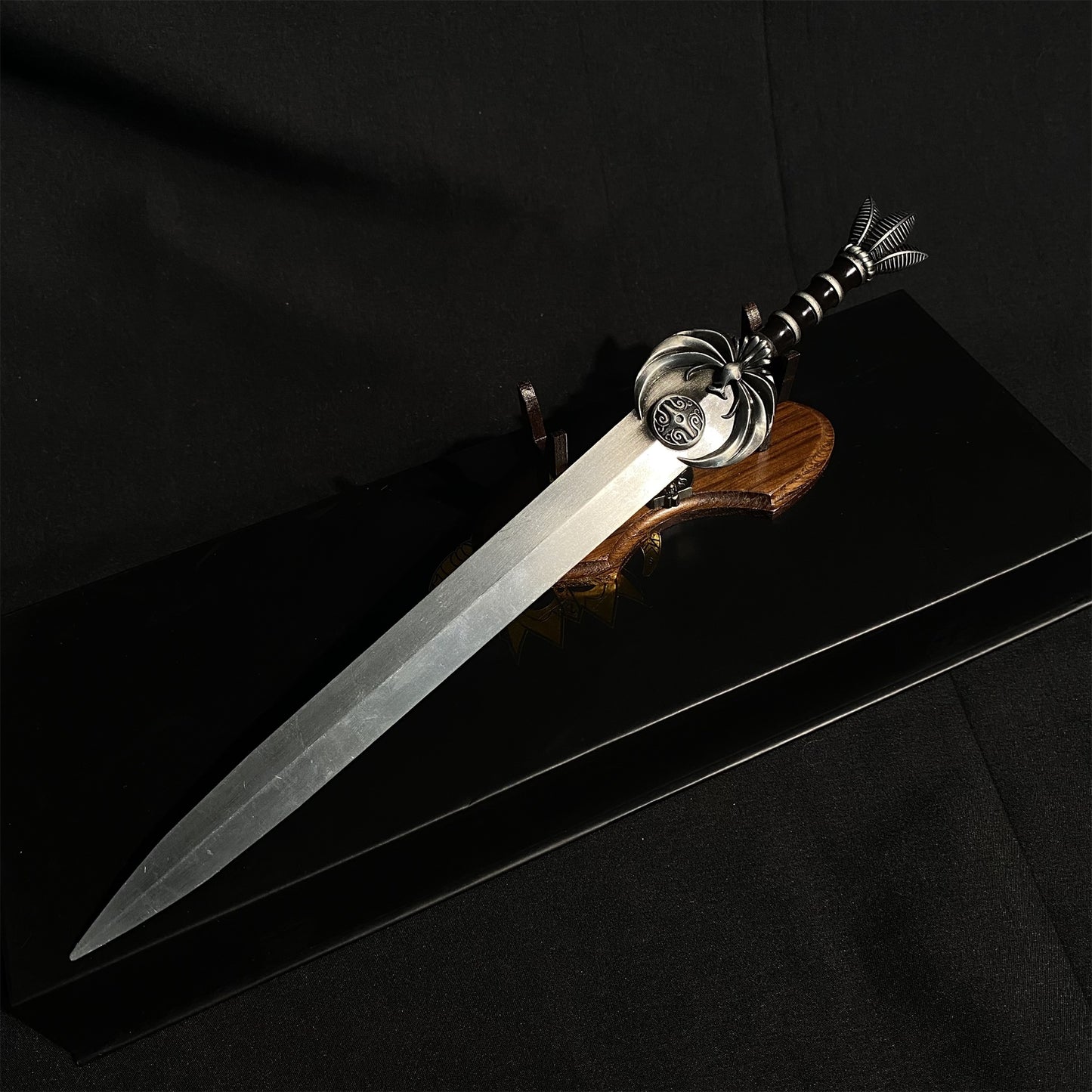 Nightingale Blade Metal Replica 1/3 Scale