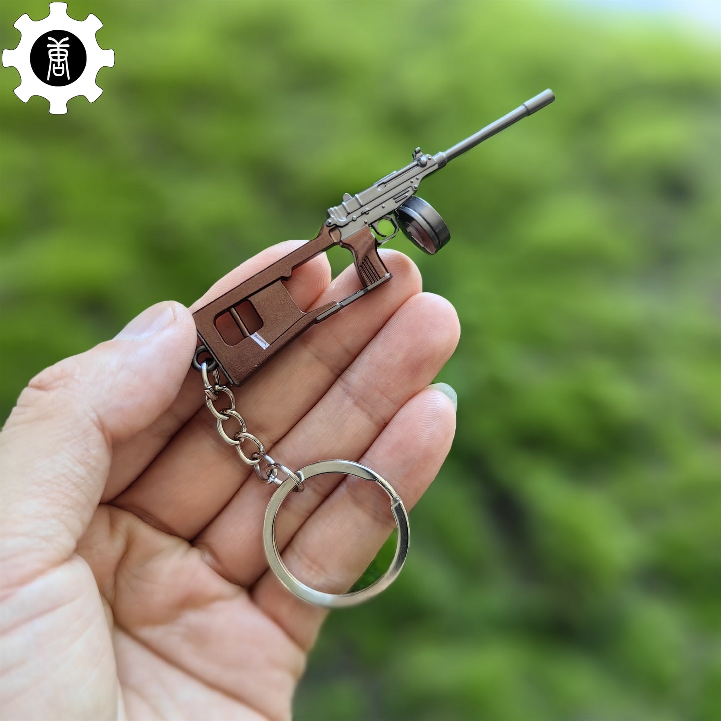 RE8 Metal Mini Gun Keychain 6 In 1 Pack