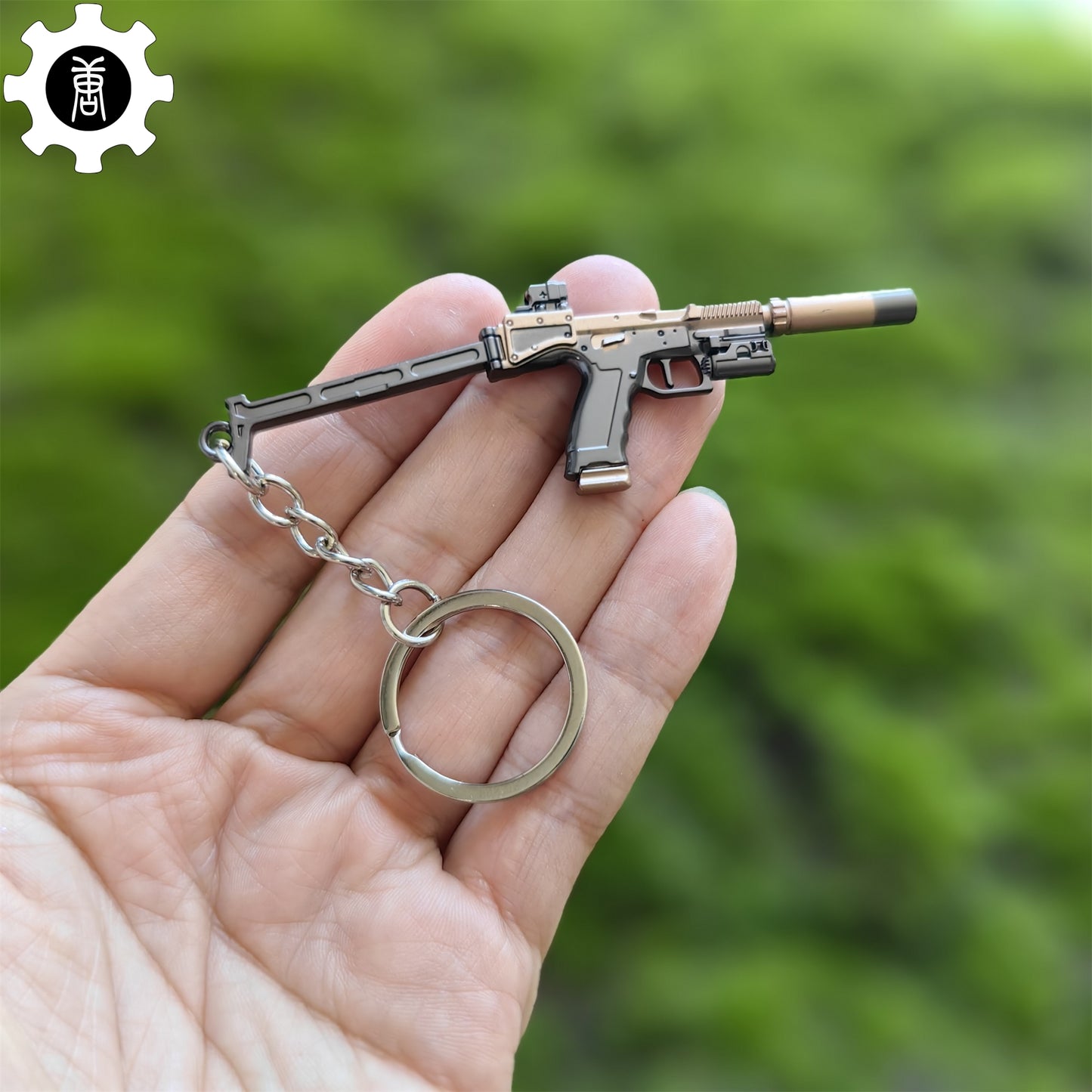 RE8 Metal Mini Gun Keychain 6 In 1 Pack