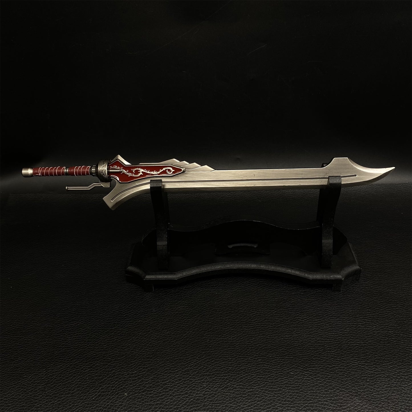 Red Queen Sword Metal Replica 1/6 Scale