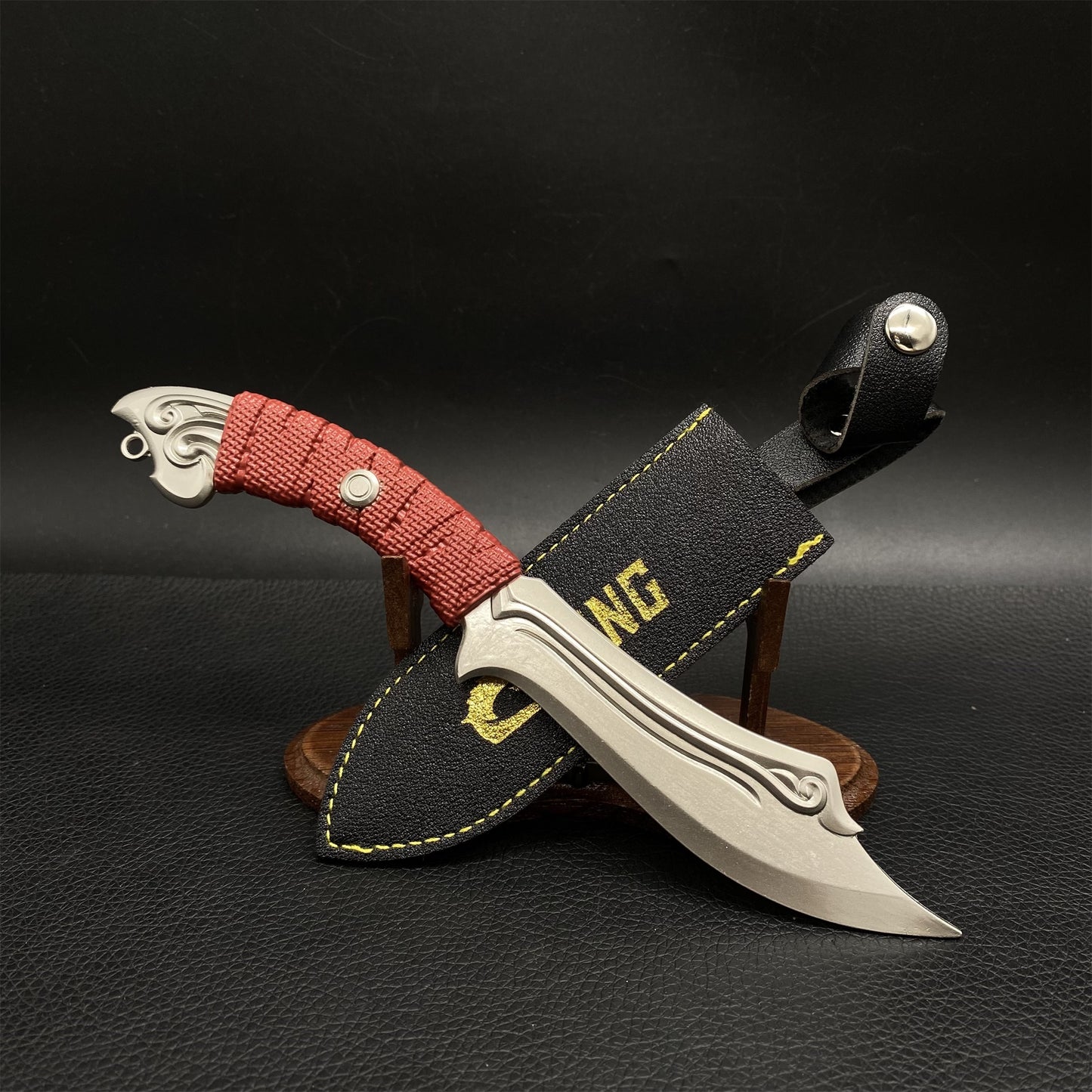 Game Peripherals ShadowStrike Dagger Metal Replica