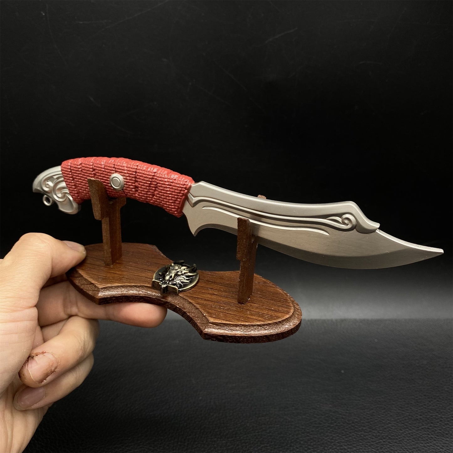 Game Peripherals ShadowStrike Dagger Metal Replica