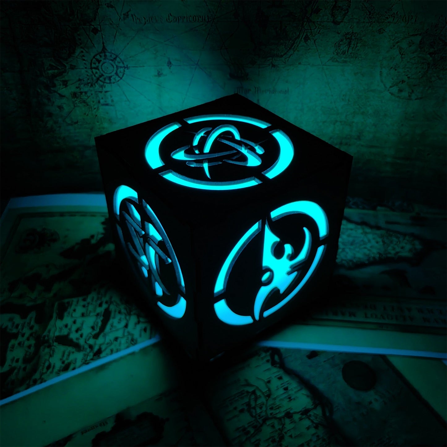 Hybrid Protoss Inspired Wood Cube Light Desk Decor