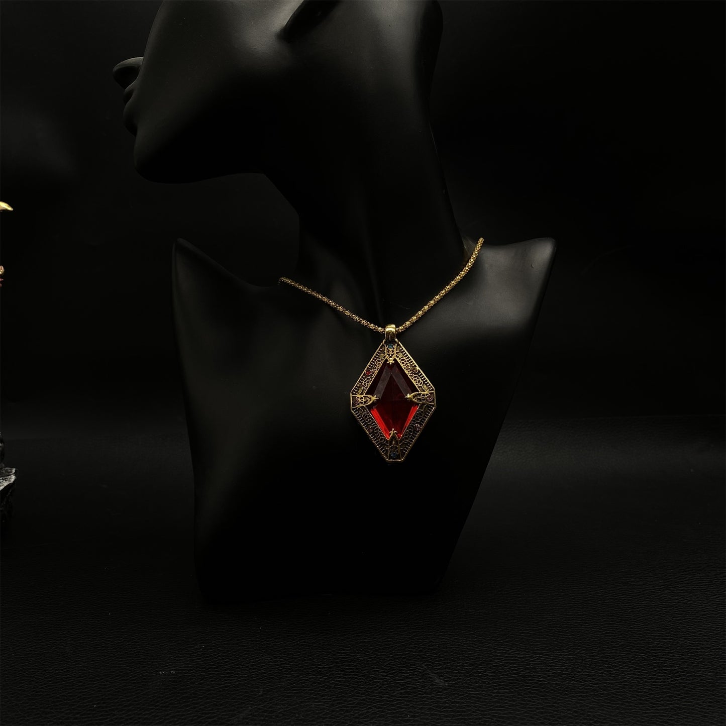 The Submerged King's Necklace Alloy Replica