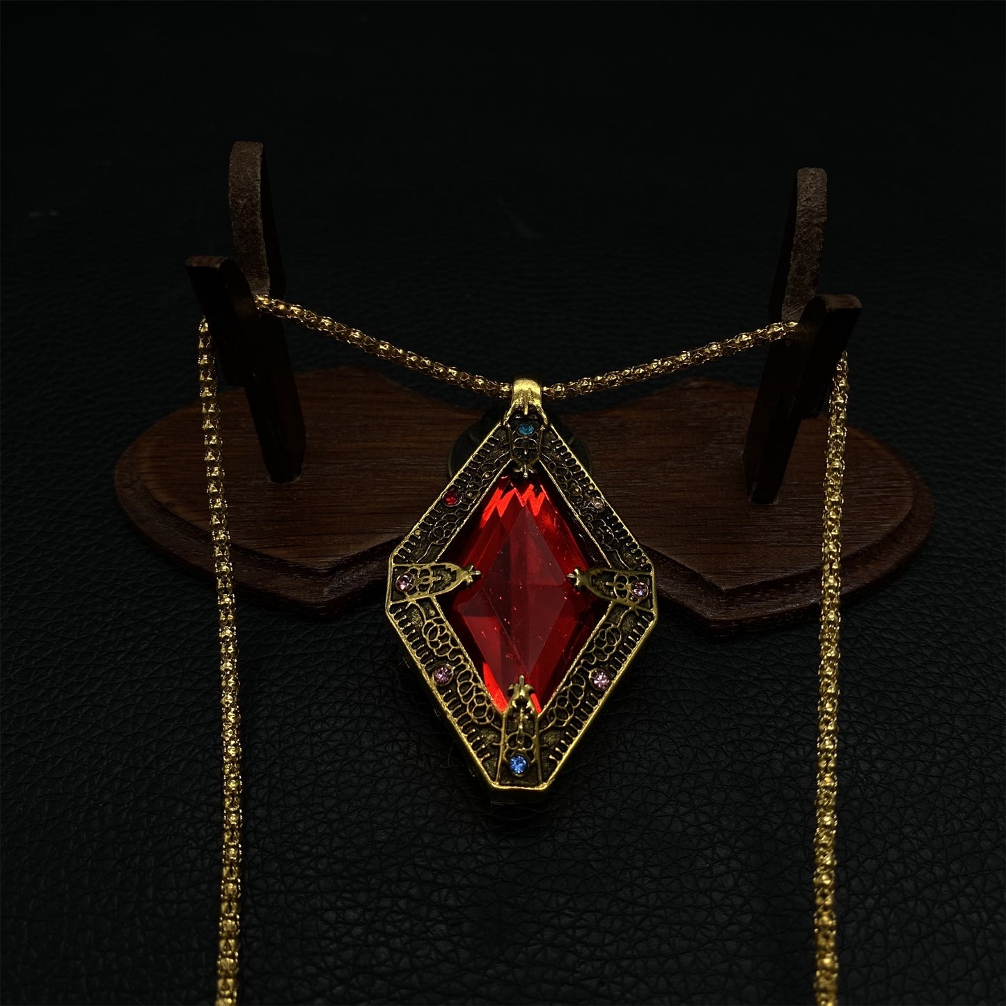 The Submerged King's Necklace Alloy Replica