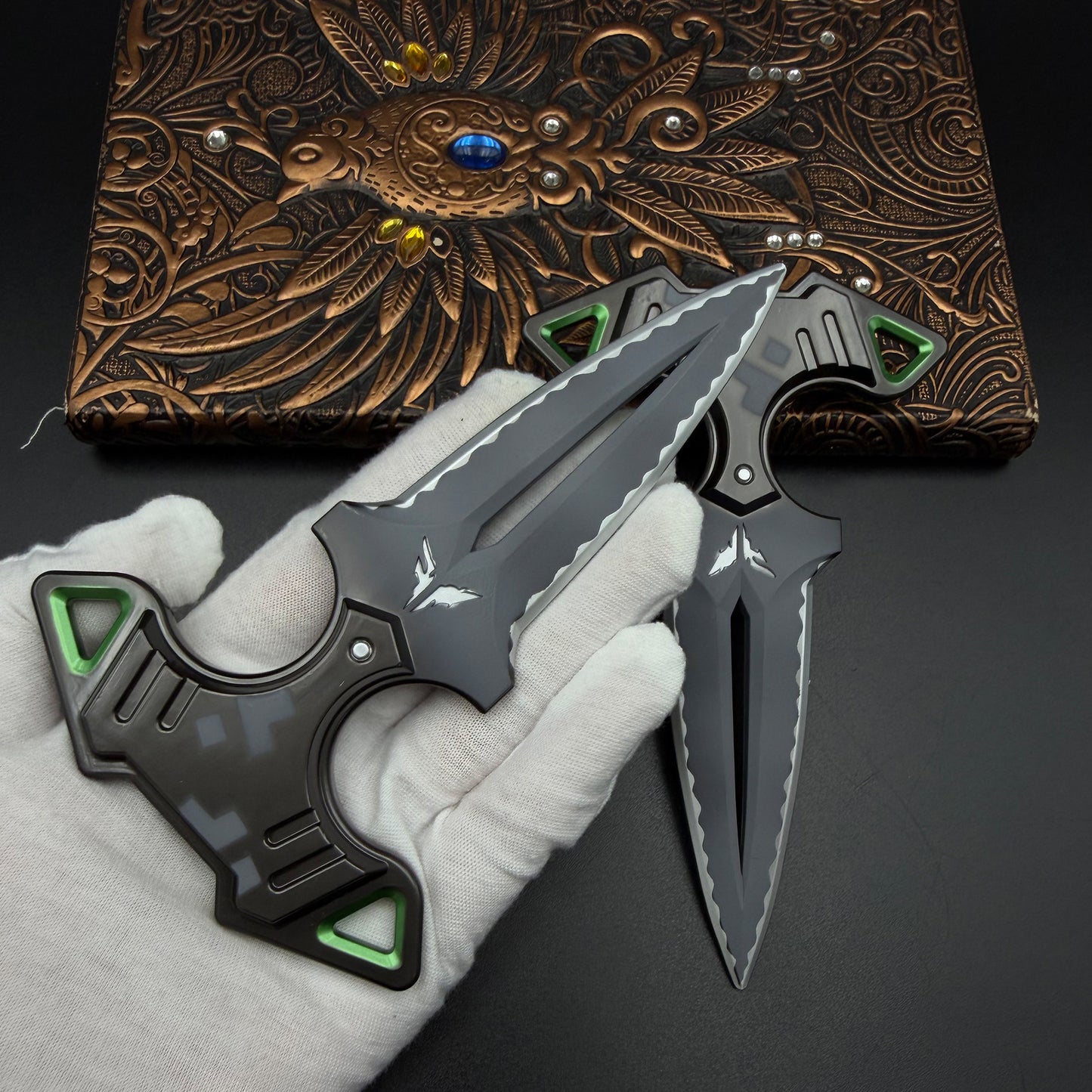 1:1 Scale Replica of Rogue Dagger Knife, Skin Replica Cosplay Prop Set Unsharpened Game Prop Collectible