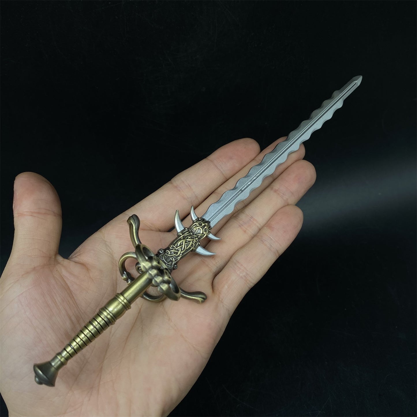 Dark Ruler's Great Shield Rough-tooth Saw The Spear of Resurrection Metal Replica