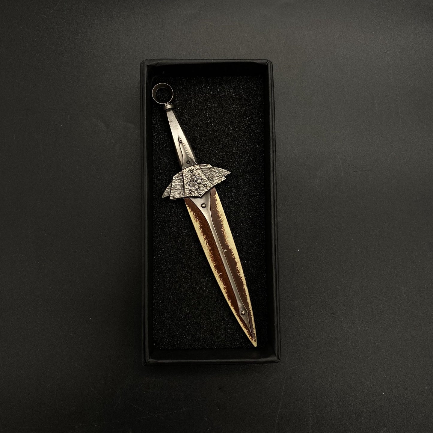 1/6 Scale Skyrim Dragon Bone Weapon Metal Miniatures