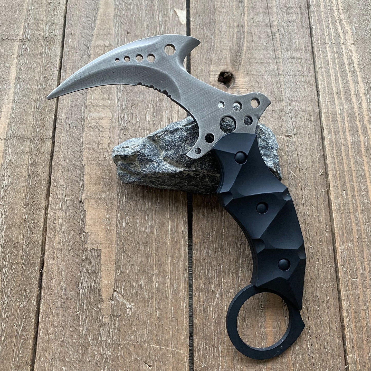 Re8 Chris Karambit Blunt Blade Metal Replica USA Only