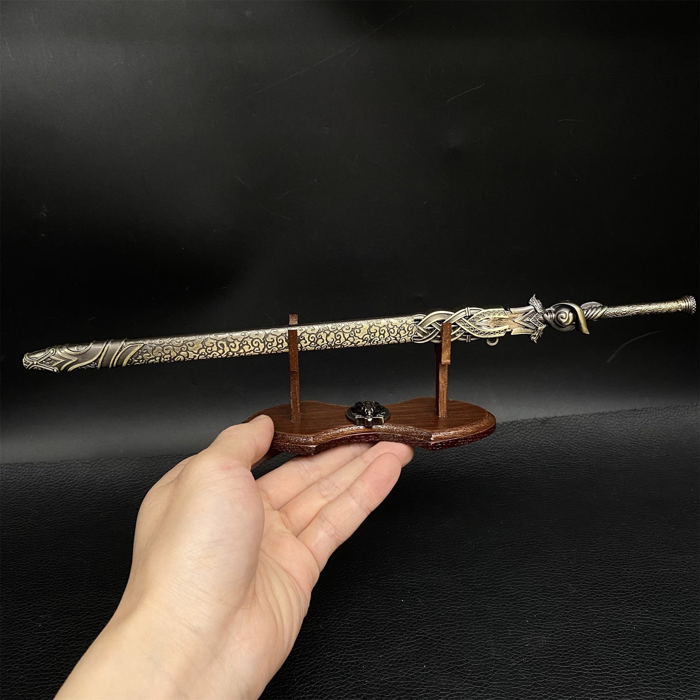 Metal Film Peripheral HaoQue Sword Replica