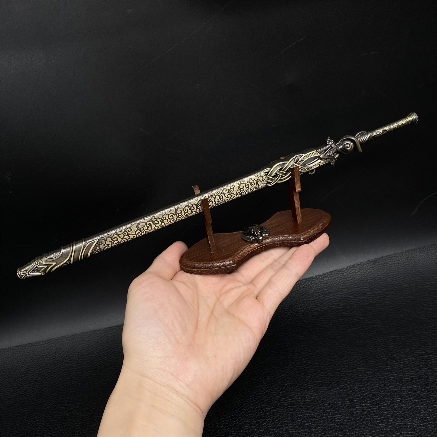 Metal Film Peripheral HaoQue Sword Replica