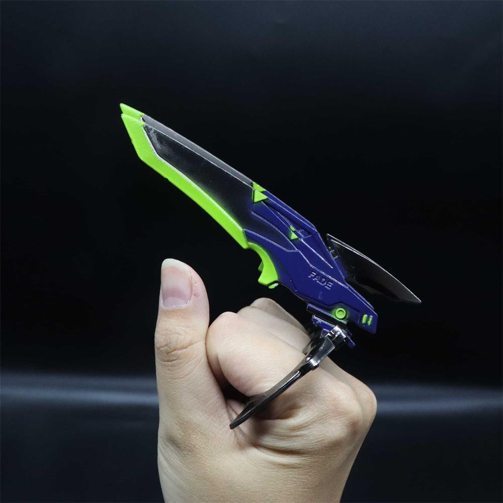 Fade Heirloom Metal Trainer Cosplay Game Replica