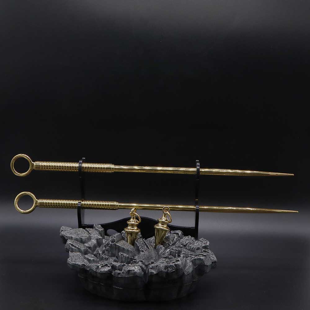 Yor Forger weapon