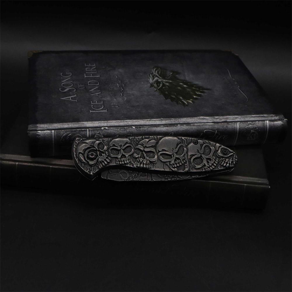 6 Skull Heads Folding Knife