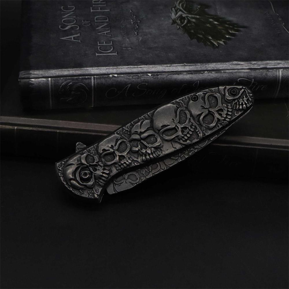 6 Skull Heads Folding Knife