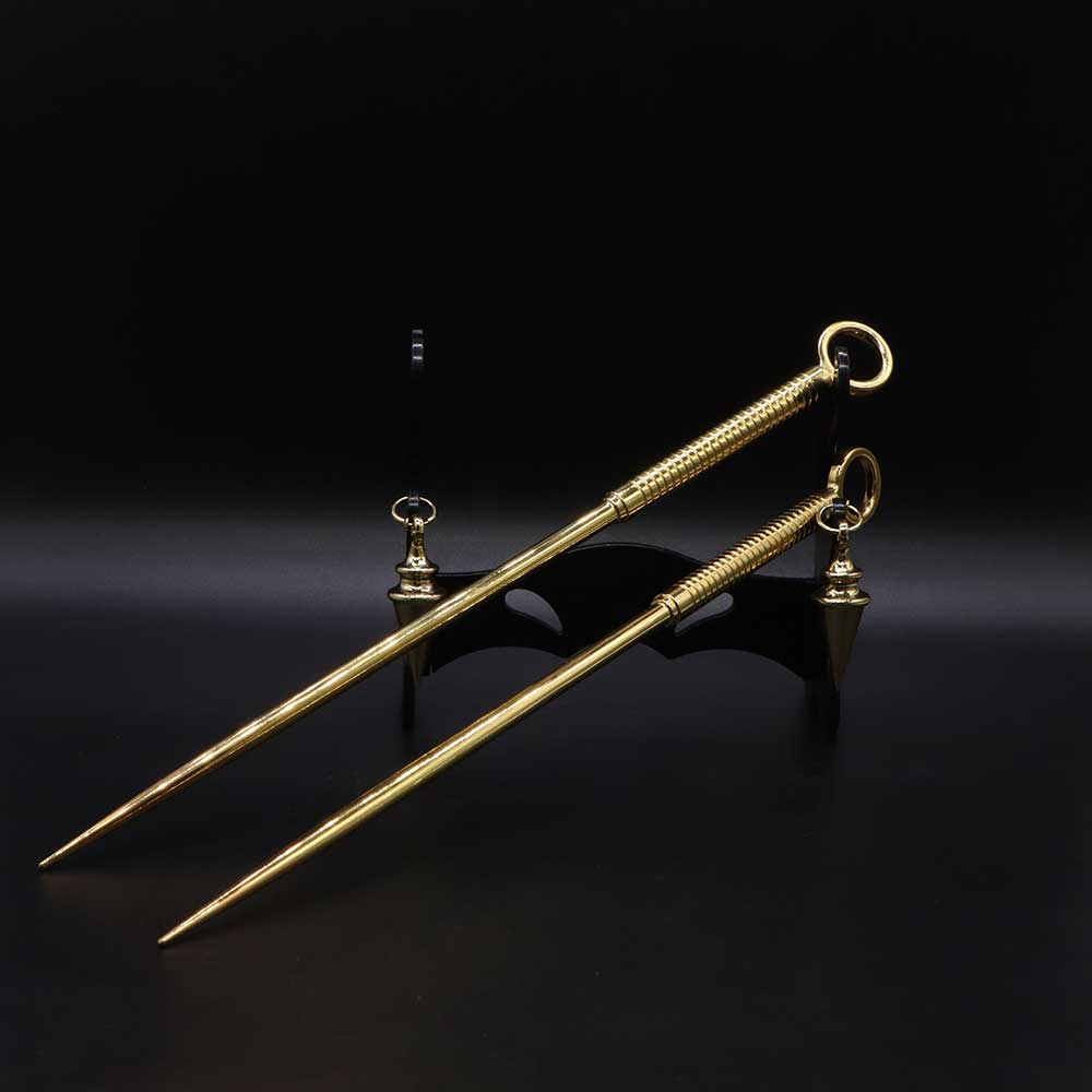 Yor Forger weapon