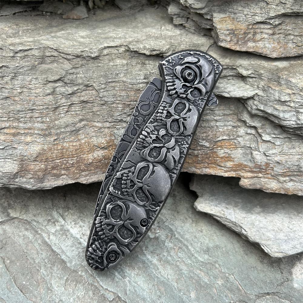 6 Skull Heads Folding Knife