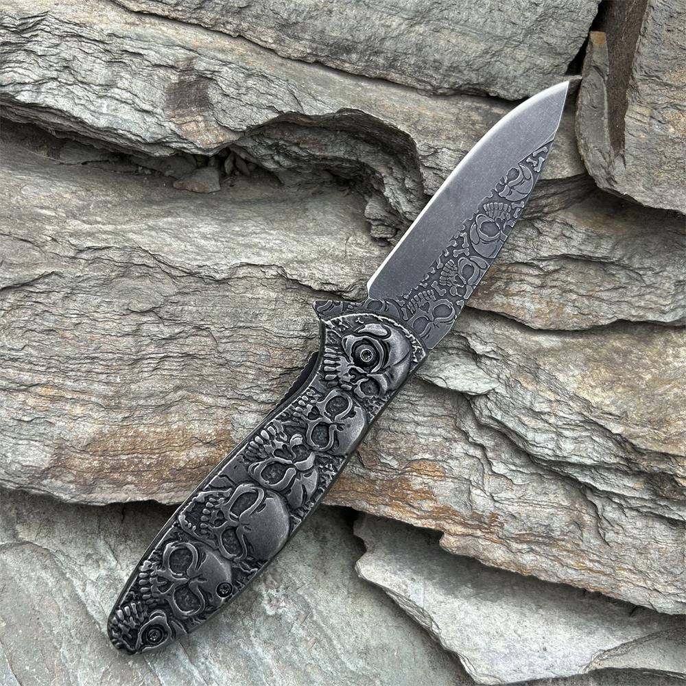 6 Skull Heads Folding Knife