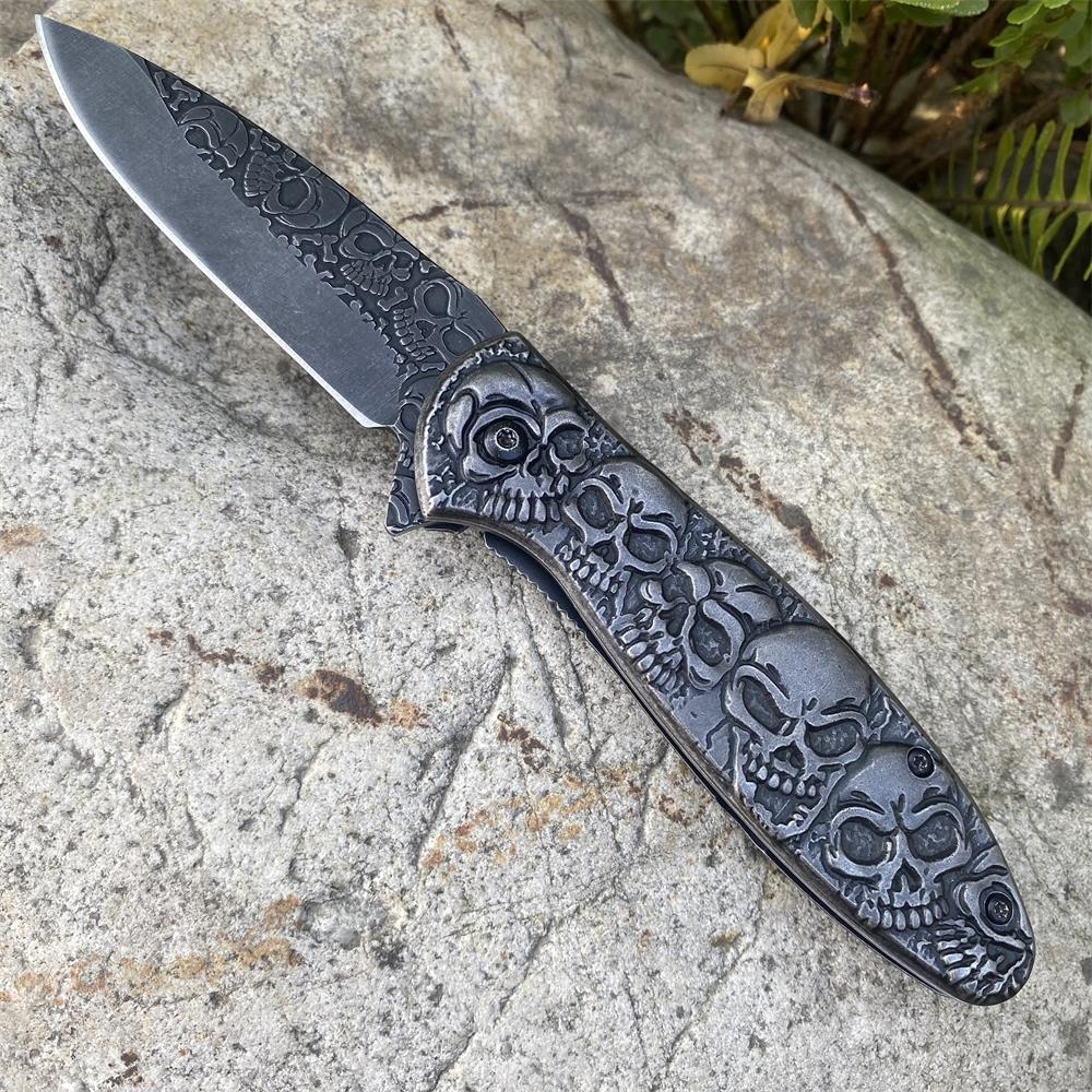 6 Skull Heads Folding Knife
