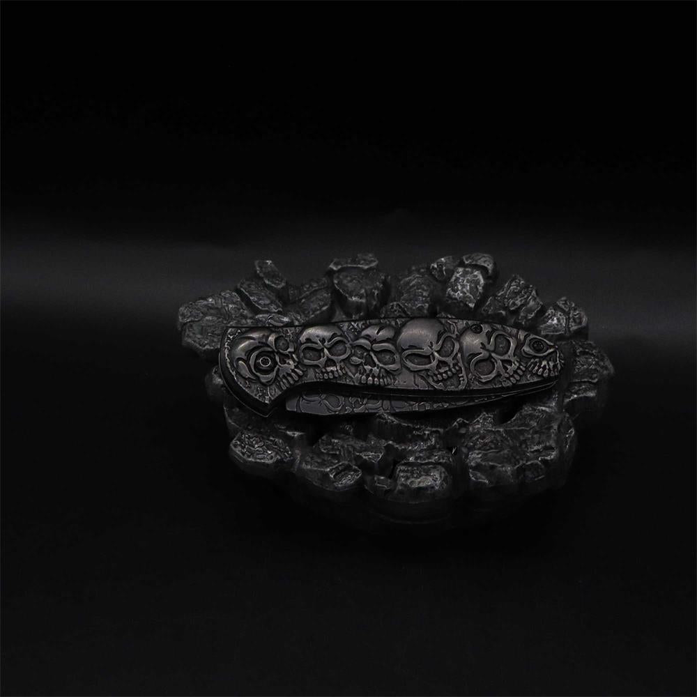 6 Skull Heads Folding Knife