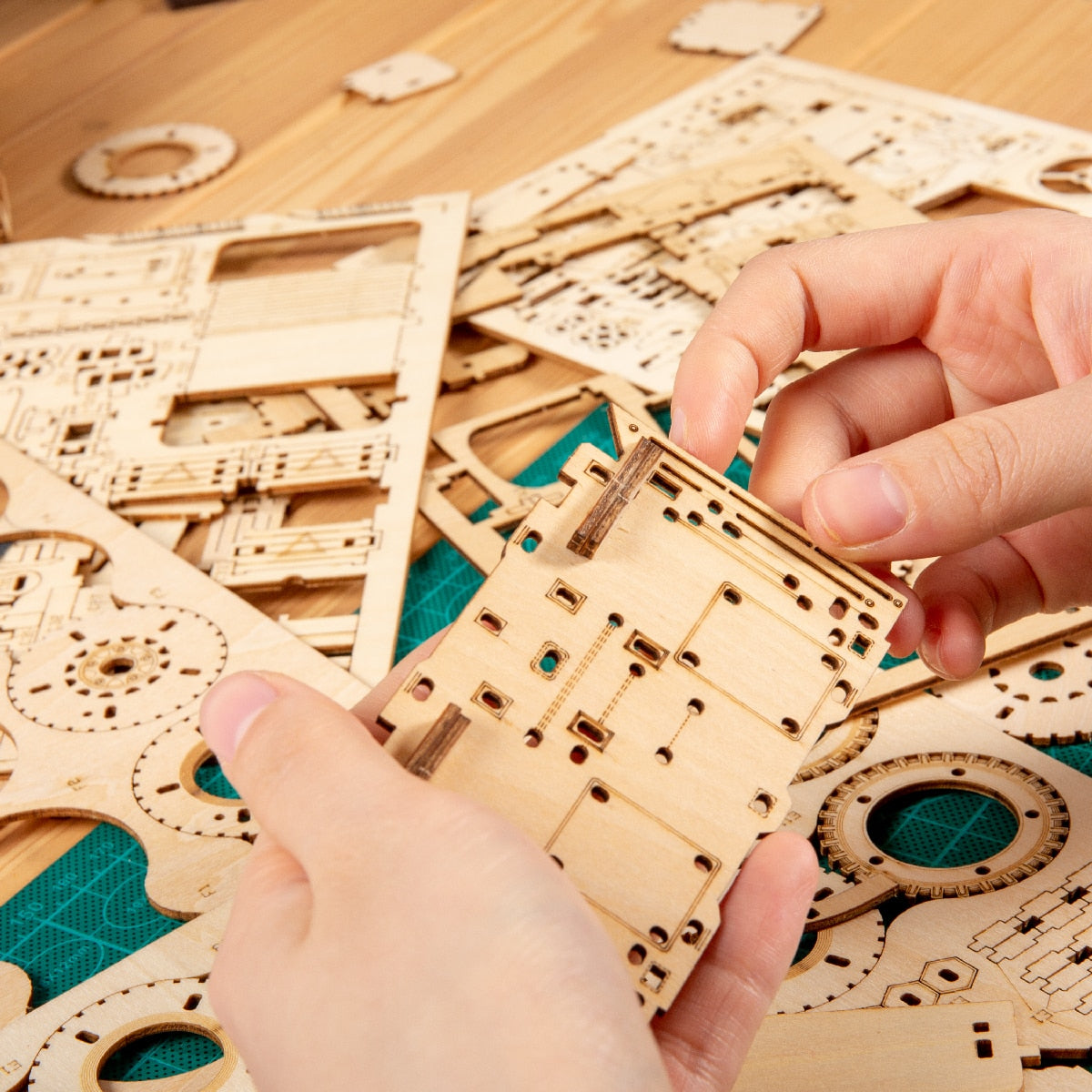 3D America Heavy Truck Wooden Puzzle Kit