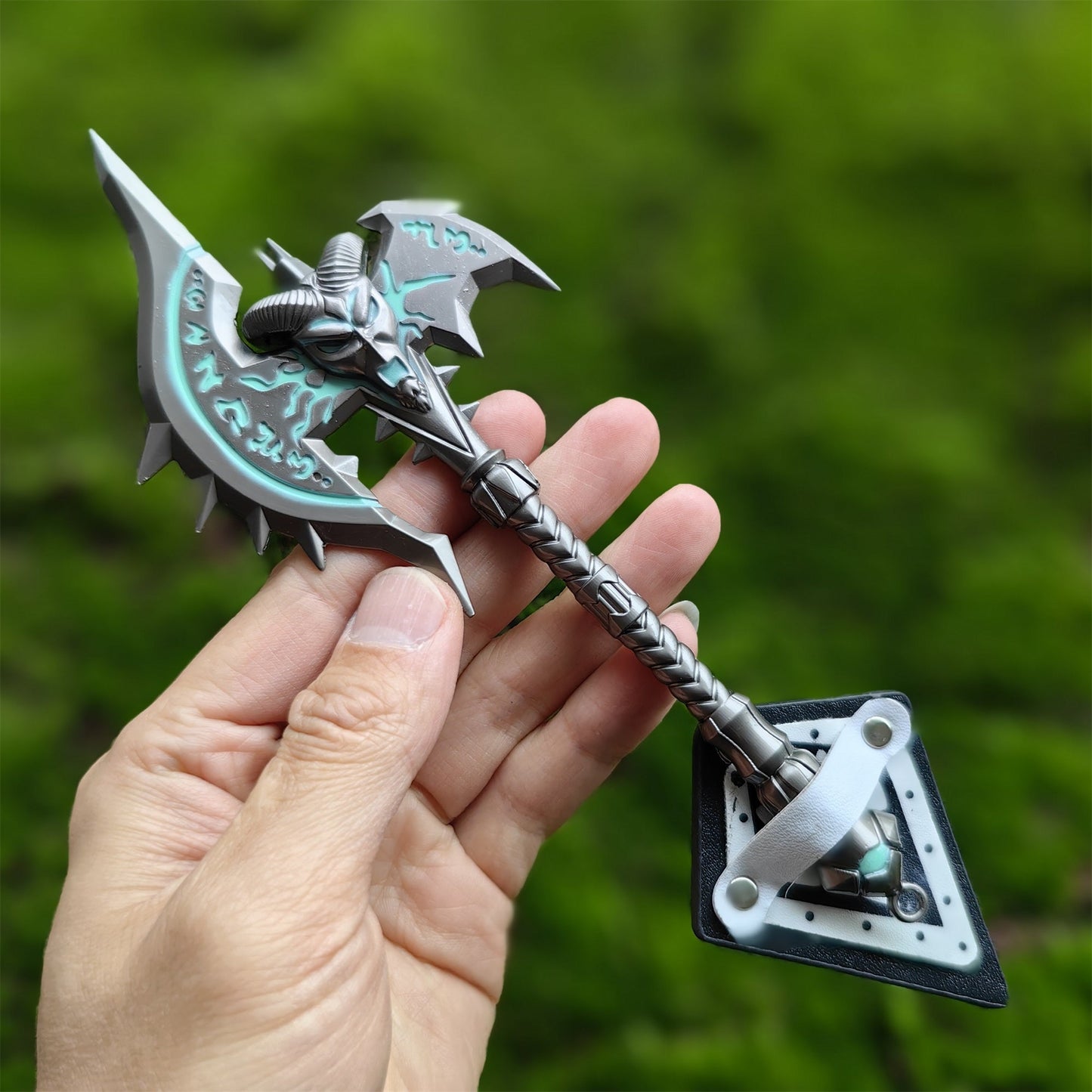 Classical Game Weapons Shadowmourne Axe The Unbreakable Will Blade Thunderfury Blessed Blade of the Windseeker Ashbringer 4 in 1 Pack