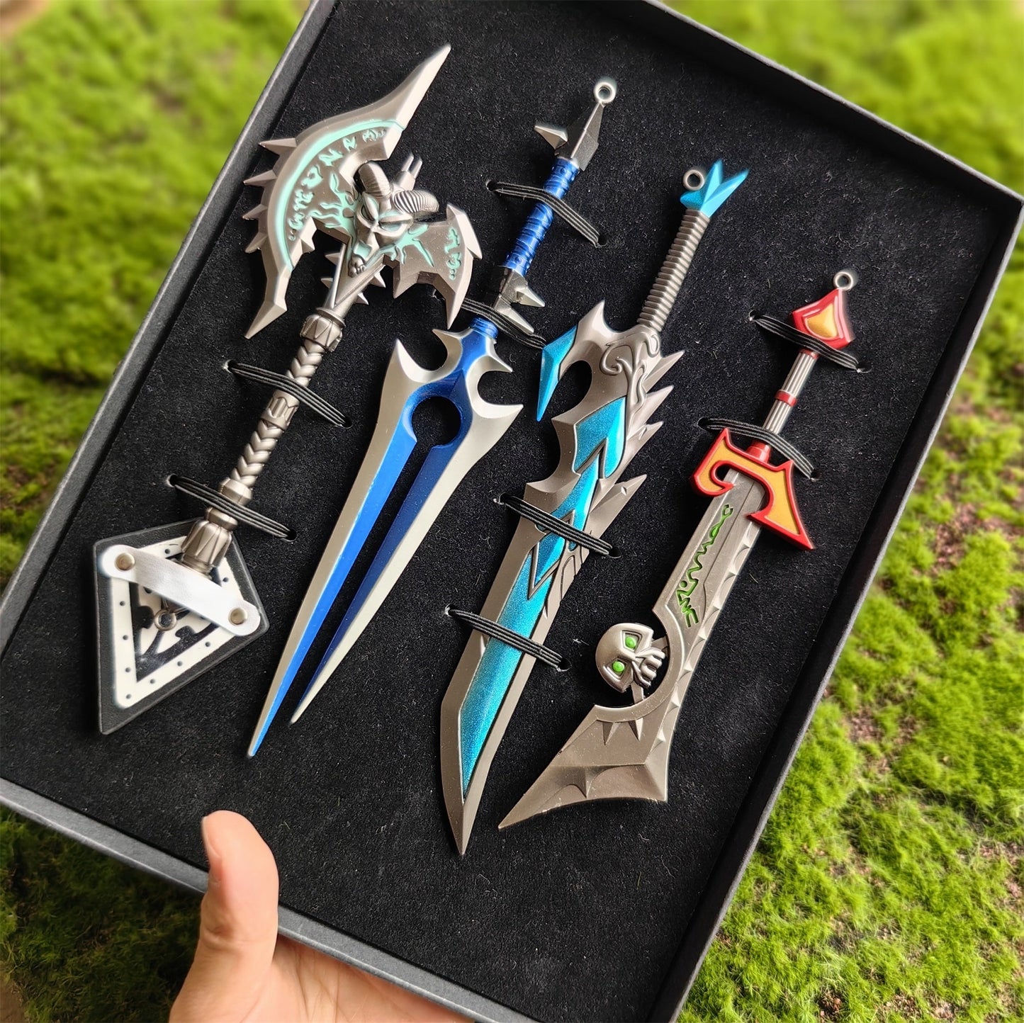 Classical Game Weapons Shadowmourne Axe The Unbreakable Will Blade Thunderfury Blessed Blade of the Windseeker Ashbringer 4 in 1 Pack