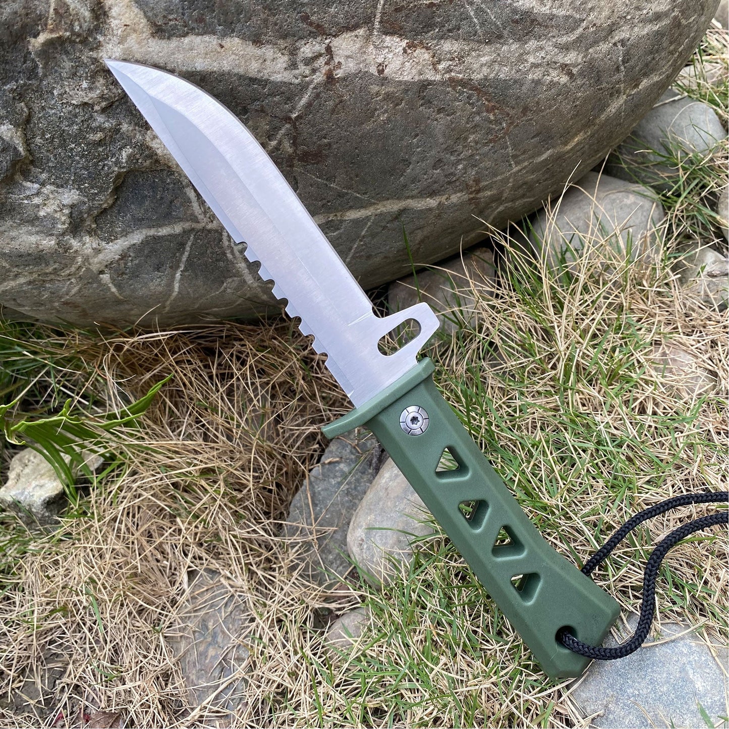 Xenohunter Knife IRL Steel Version With Sharp Blade