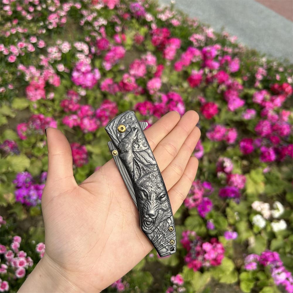 Wolf Head Relief Folding Knife